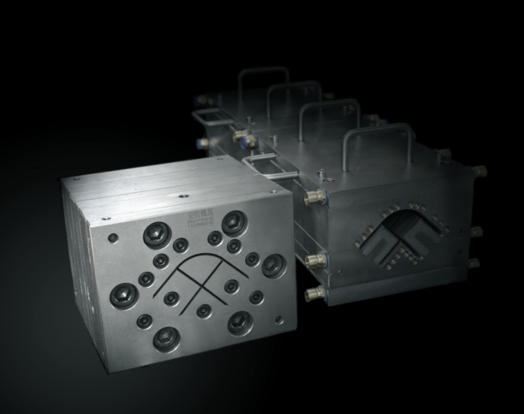 Image from the factory's previous website, for the PVC profile mould